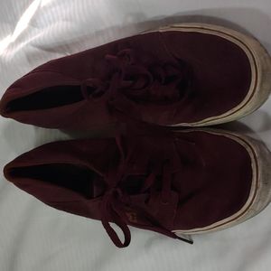 DC maroon shoes